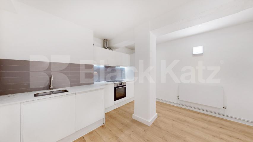  beautifully refurbished live/work one-bedroom apartment, Springfield House lofts - Tyssen Street, Dalston